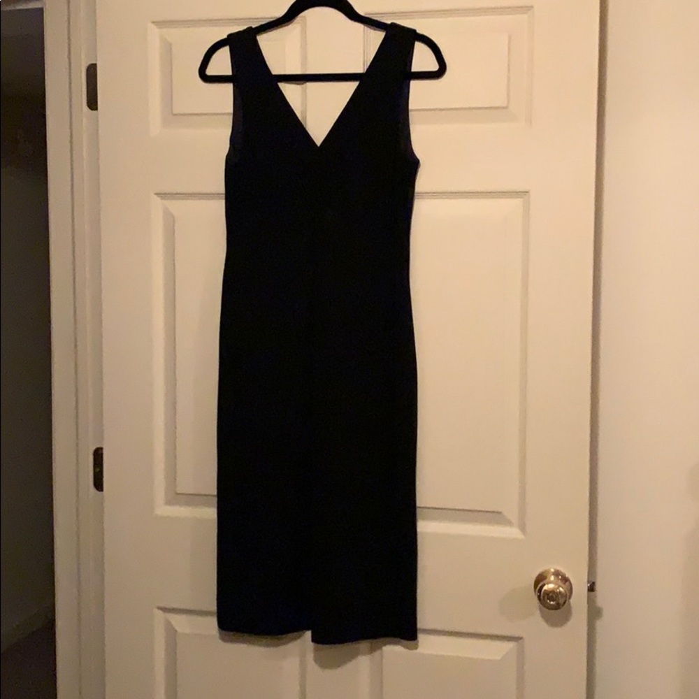 Black v neck dress